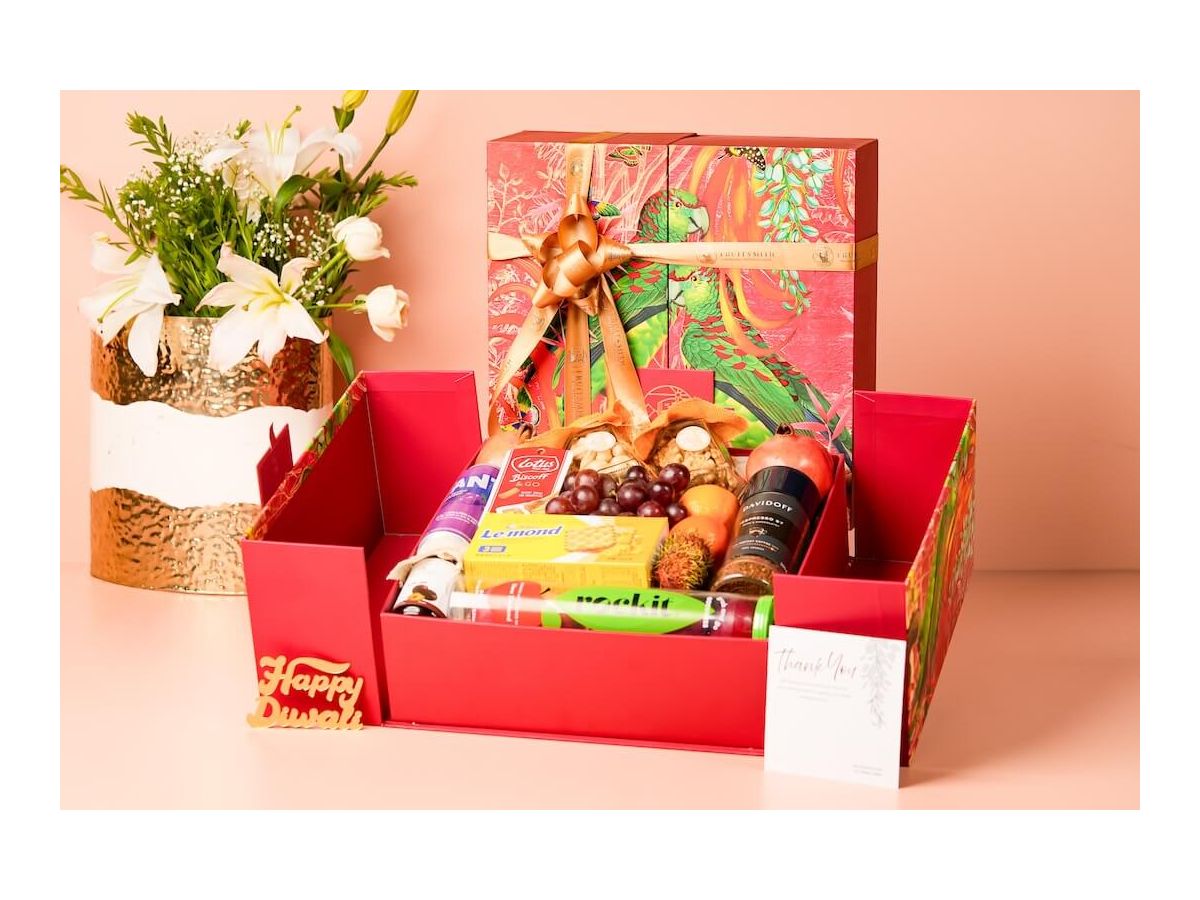 Red Parrot Hamper