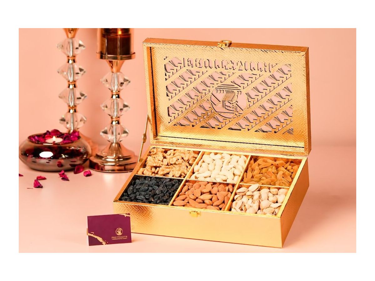 Gold Nut House Hamper